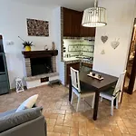 Albert's Daire Assisi