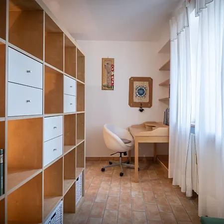 Albert's Daire Assisi